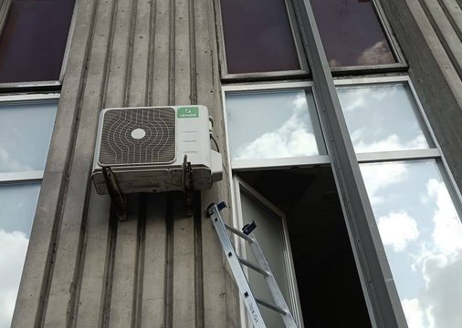 Выполнили монтаж б/у кондиционера Lessar в офисе Выполнили монтаж б/у кондиционера Lessar в офисе